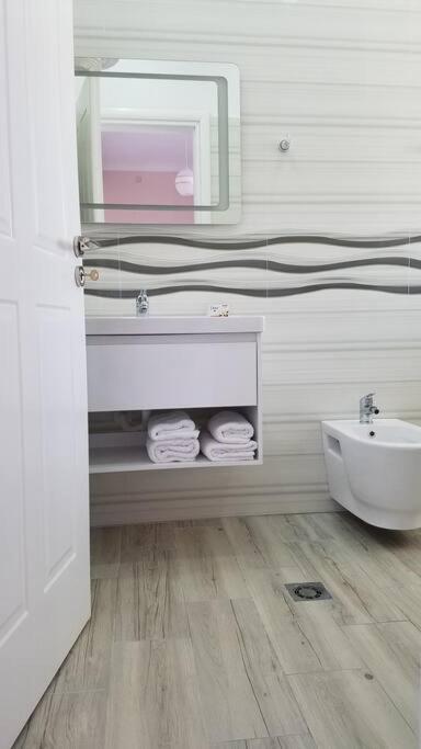 Adriatic East View Apartment Durres Bagian luar foto